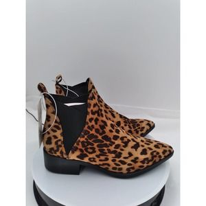 CHELSEA BOOTS size 6.5